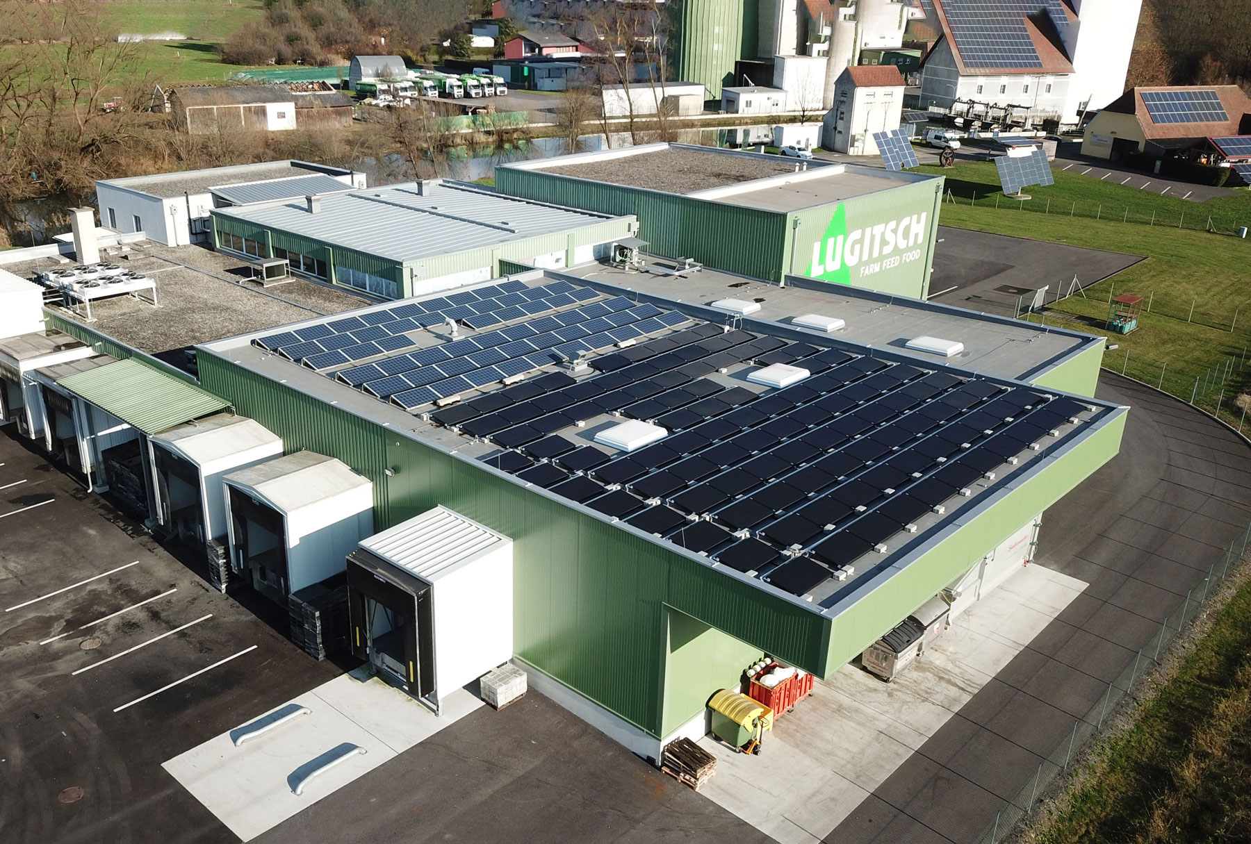 Photovoltaik vom Dach des Geflügelhof Lugitsch - Nutzung nachhaltiger Energie 